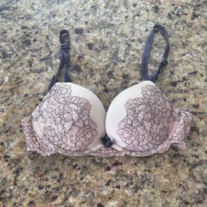Victoria's Secret Floral Lace Bra - Cream and Black